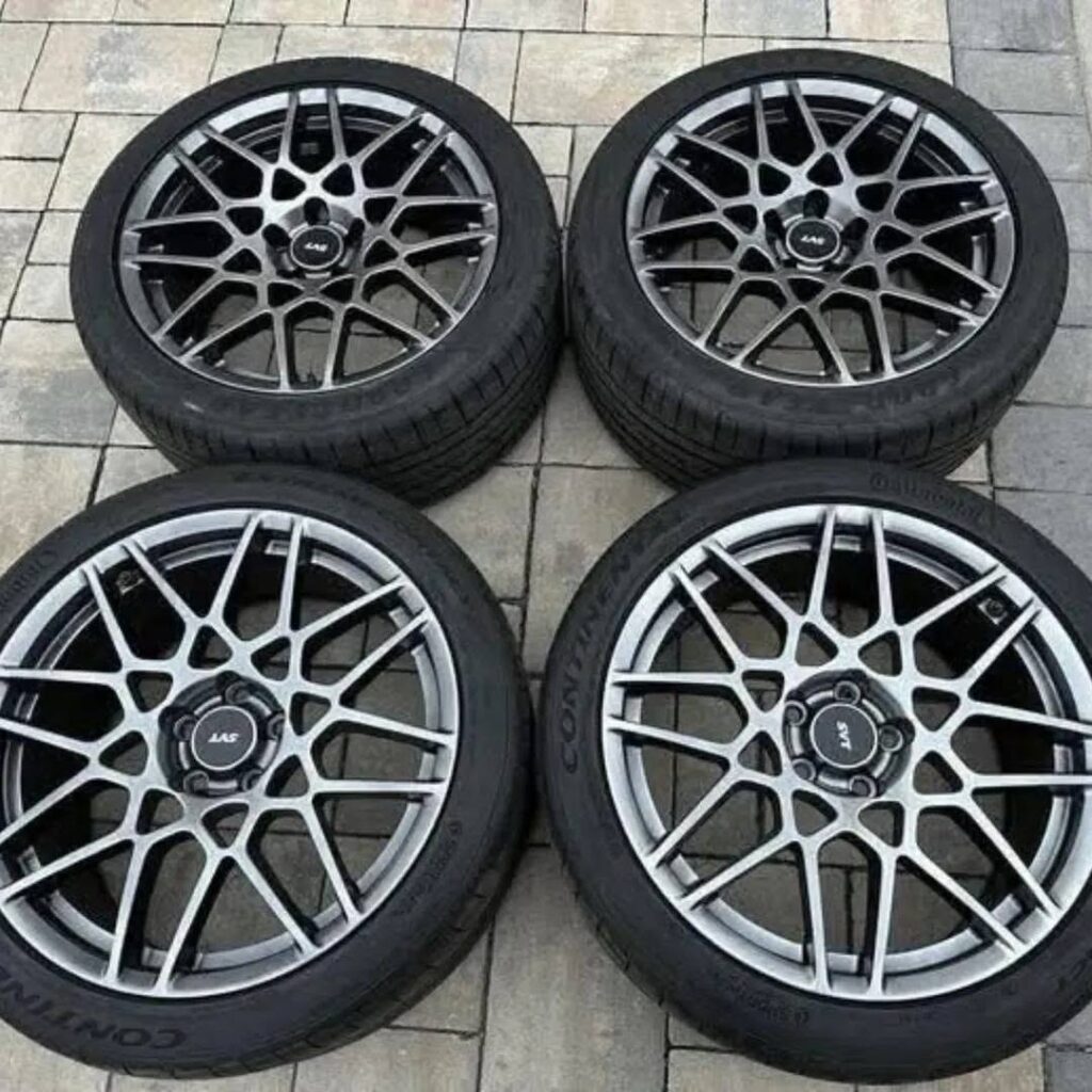 OEM Ford Shelby GT500 SVT wheels and tires for 2005-2014 Ford Mustang S197 with 255/40ZR18 tires